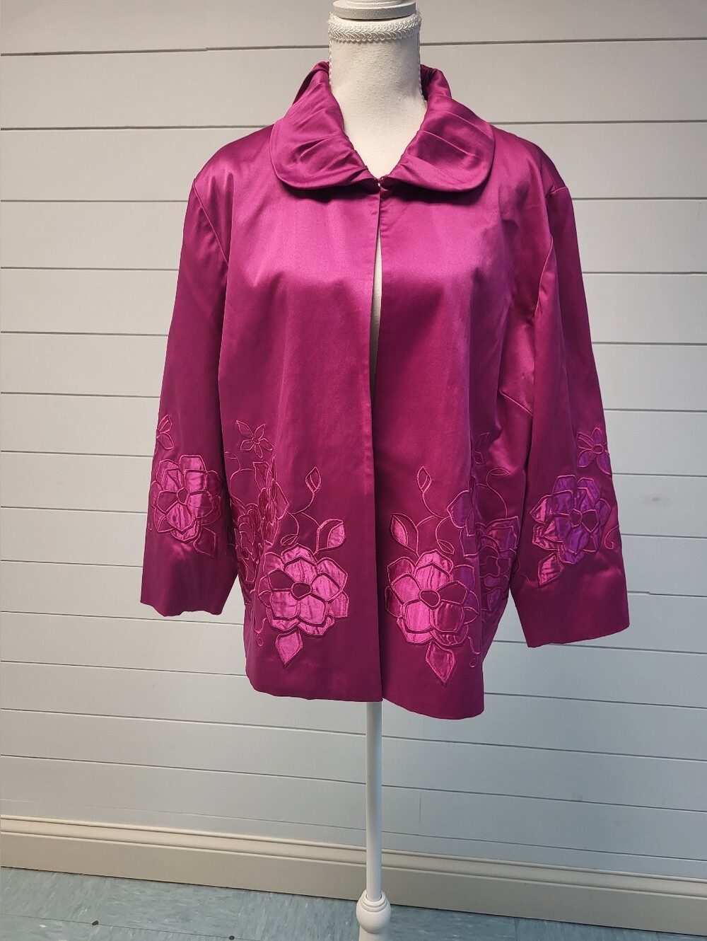 Chico's Hot Pink Satin-look Floral Applique' Dress Jacket Women's Sz. 3 (16-18)